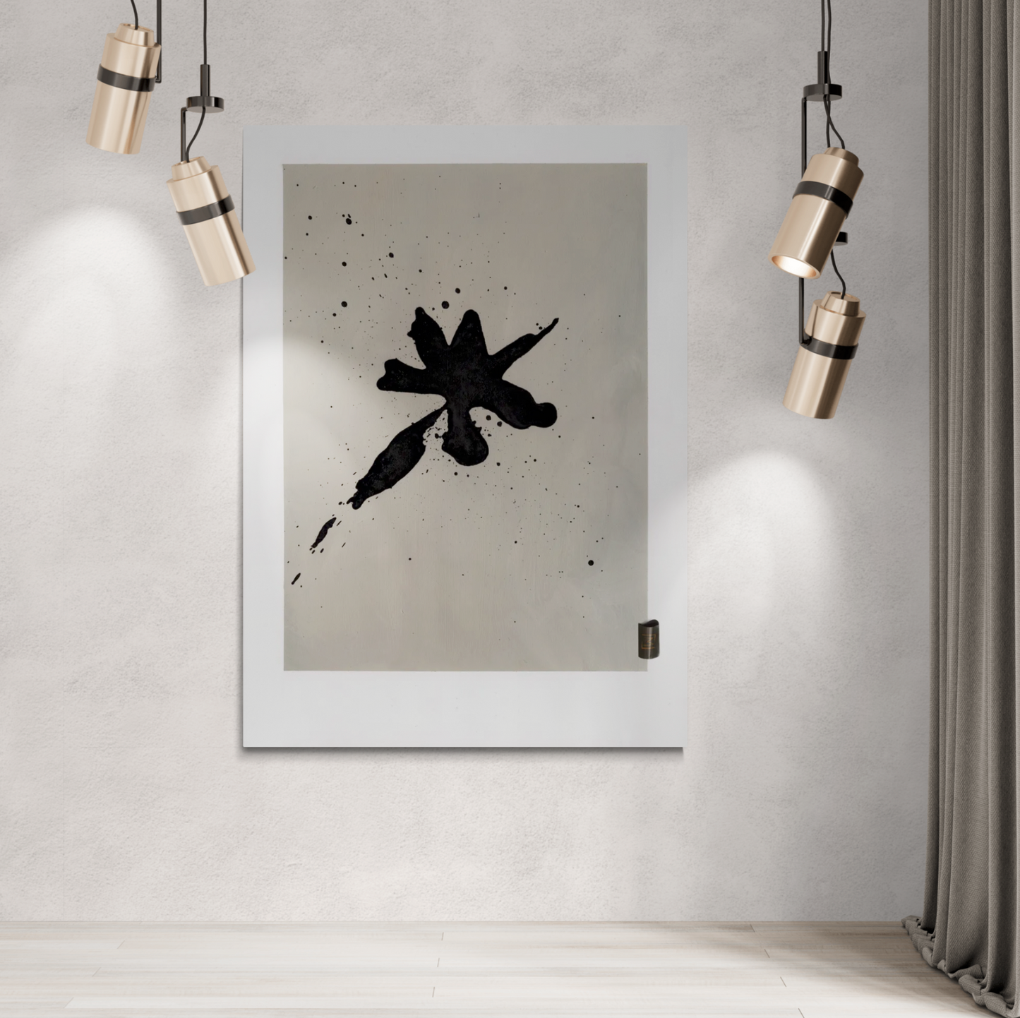 En minimalistisk kunstplakat med en sort blækplet på en lys baggrund, inspireret af den japanske kunstform sumi-e.