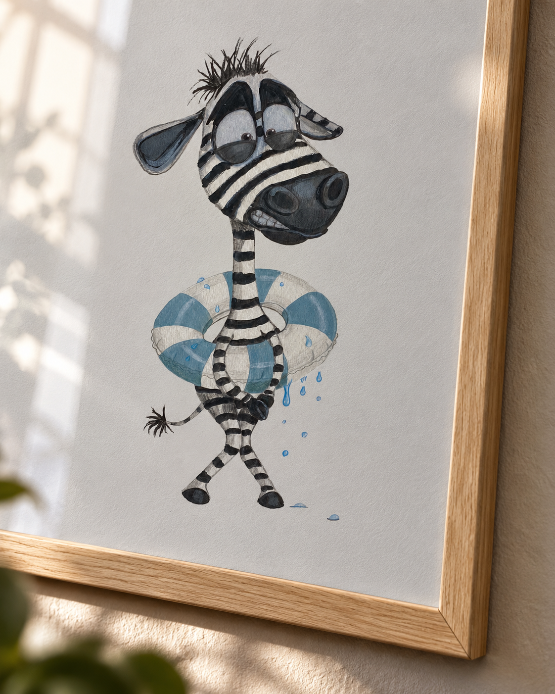 Zebra i pool med humor og personlighed