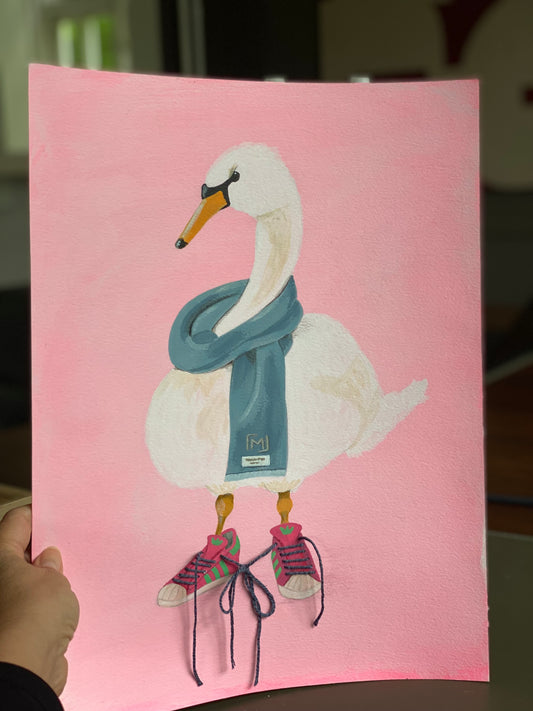 Luksus Lone original svane med pink sneakers og tørklæde på lyserød baggrund