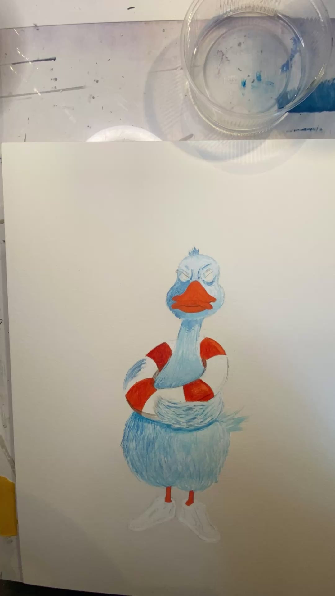 Humoristisk fuglekunst med ægte snørebånd og livredder-tema
